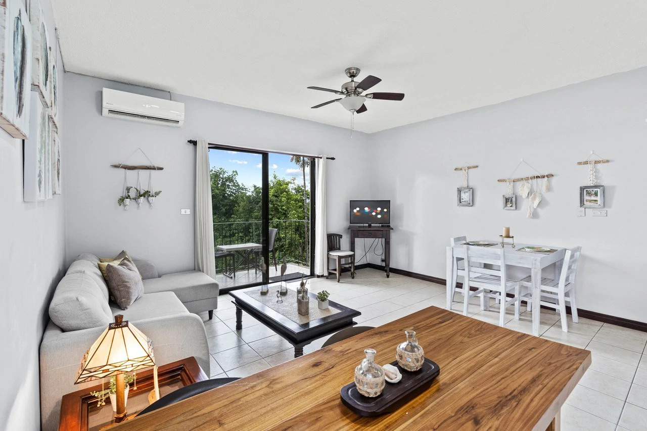 sunset hill unit 5: Cozy Ocean-View Condo for Sale – Walk to Tamarindo Beach - photo 9