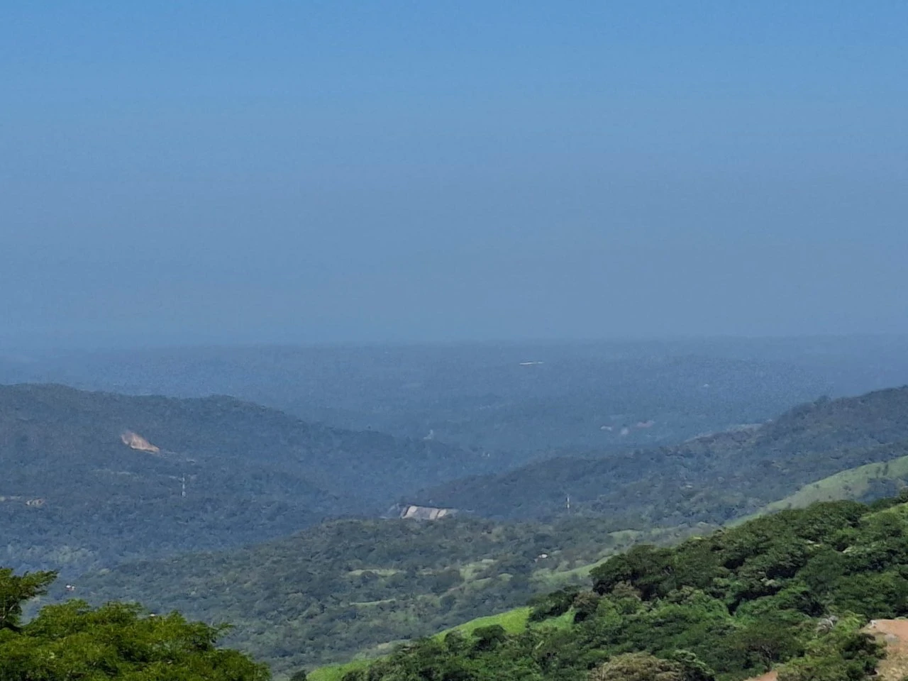 Atenas Hilltop Diamond: Perfect Luxury Landmark Hotel Location! - Gallery image 11