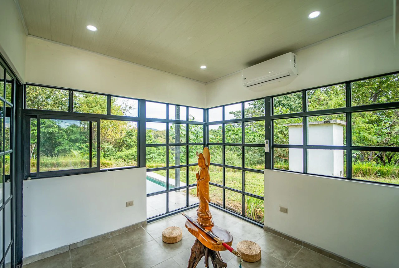 Casa Bhally: Ocean/Mountain View Hill Top Indonesian 4Bed 3Bath Retreat Home - Gallery image 7