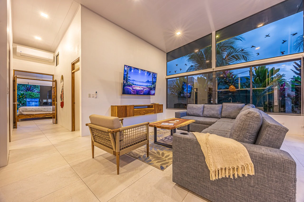 Elegant Tropical Home | 5 Minutes from Marino National Park: Near the Coast House For Sale in Bahía Ballena - Gallery image 5