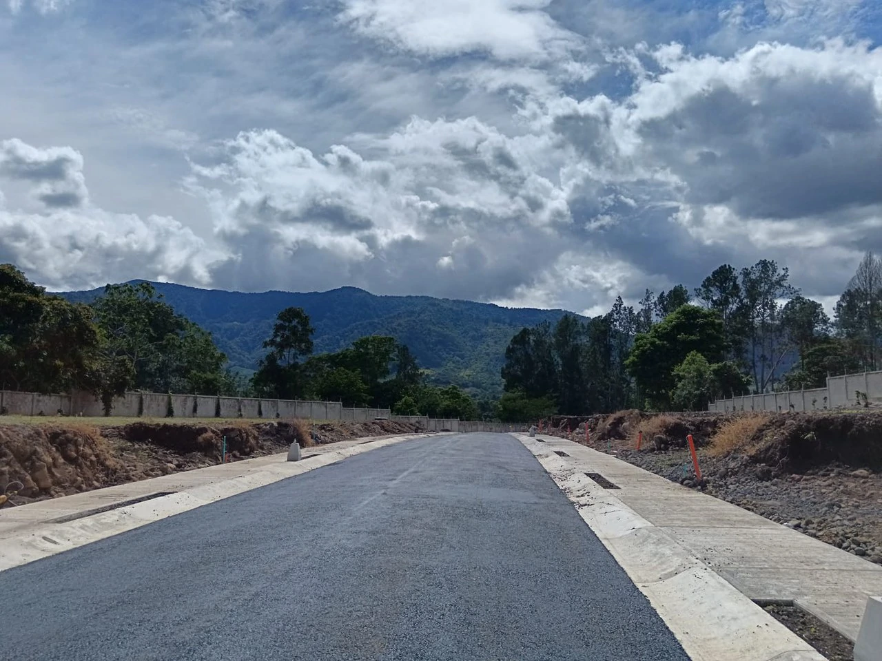 Lot for sale in gated community mountain view Cachi Cartago Costa Rica - Gallery image 17