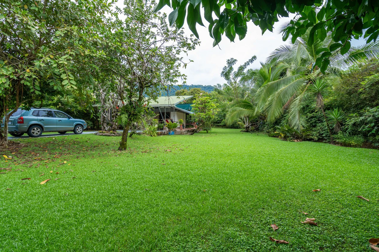 Matapalo gated home, 5 minutes from beach - Gallery image 32