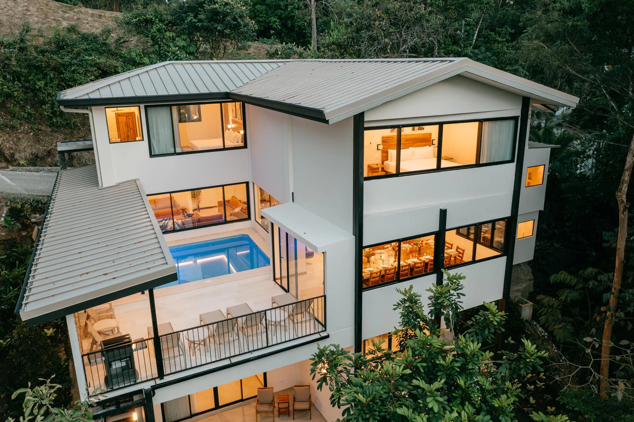 Grand luxury 9 bedroom, 9.5 bath Rainforest & Mountain View Estate near Marina Pez Vela - Gallery image 2
