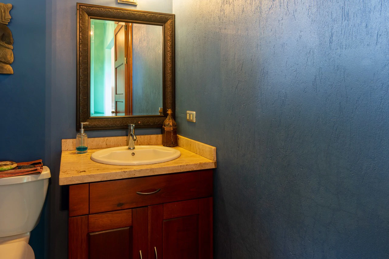 5 Bedroom Mountain Retreat Minutes from the Beach Platanillo Costa Rica - Gallery image 39