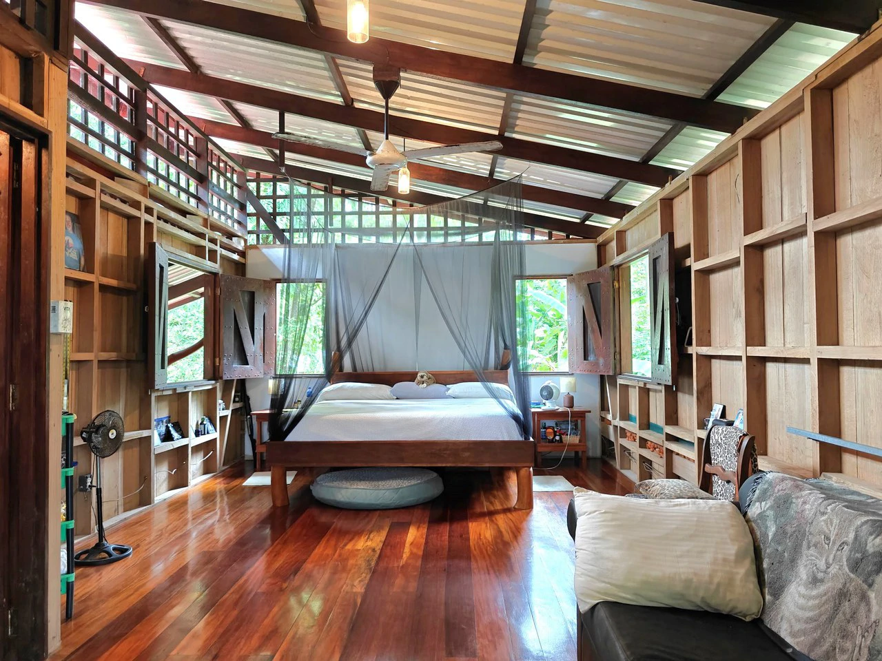 Authentic Caribbean Charmer for Sale in Playa Negra, Puerto Viejo: Traditional Caribbean Wooden Home in Playa Negra on 2600 sqm Lot - Gallery image 14