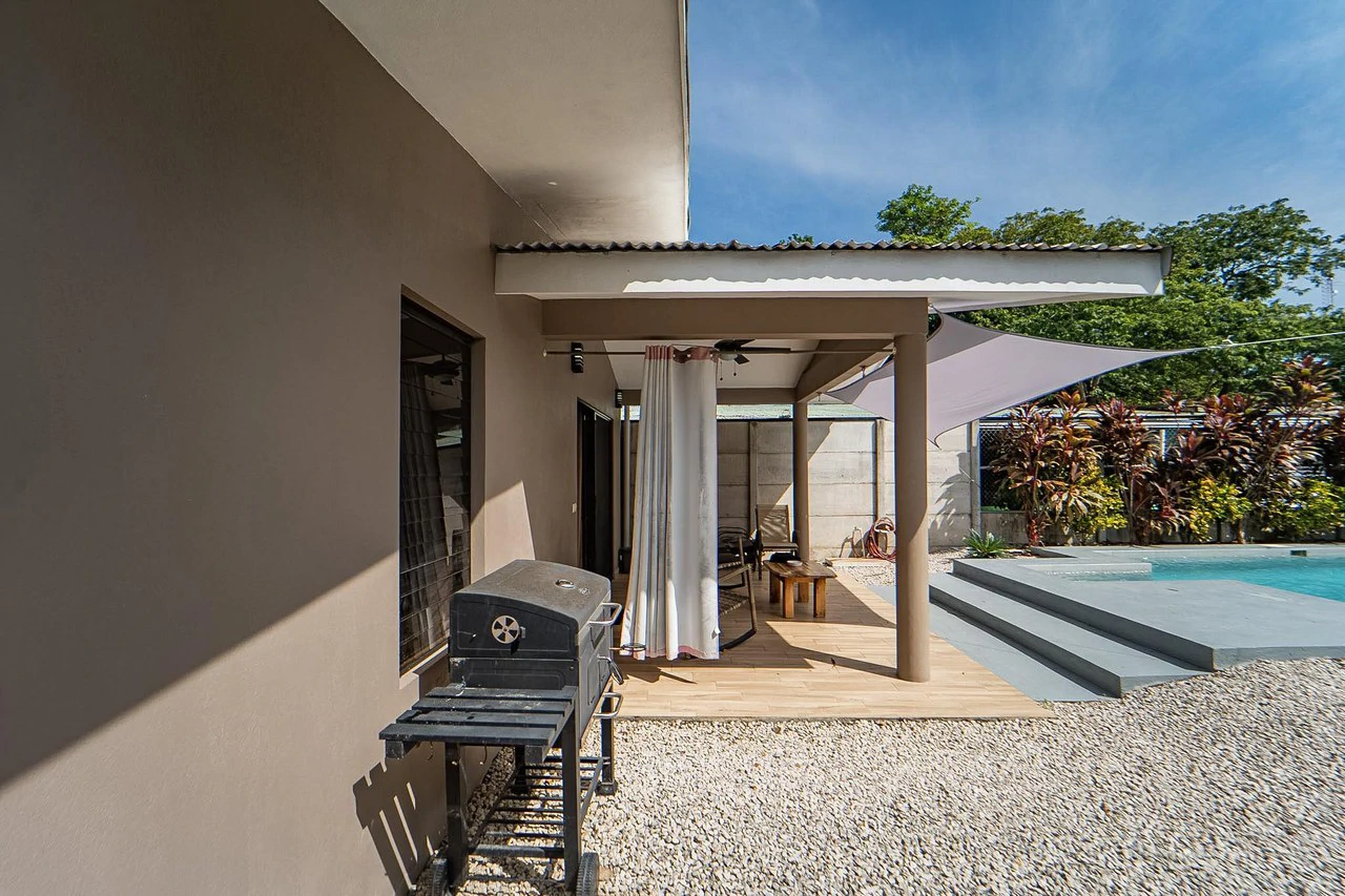 Casa León: Charming 3BR Home w Pool in Town - photo 19