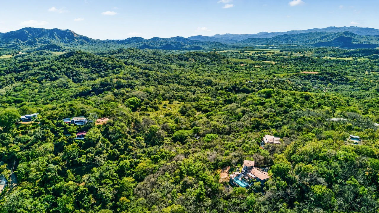 Casa Pochote: Artisan Luxury Villa in Tamarindo | Pool, Jacuzzi & Langosta Beach Club Membership Included - Gallery image 66