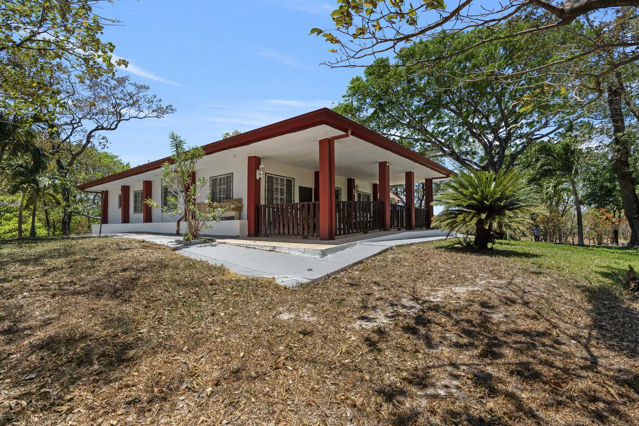Hacienda Ruiseg: A Stunning Farm and Sprawling Countryside Retreat in Costa Rica - Gallery image 16