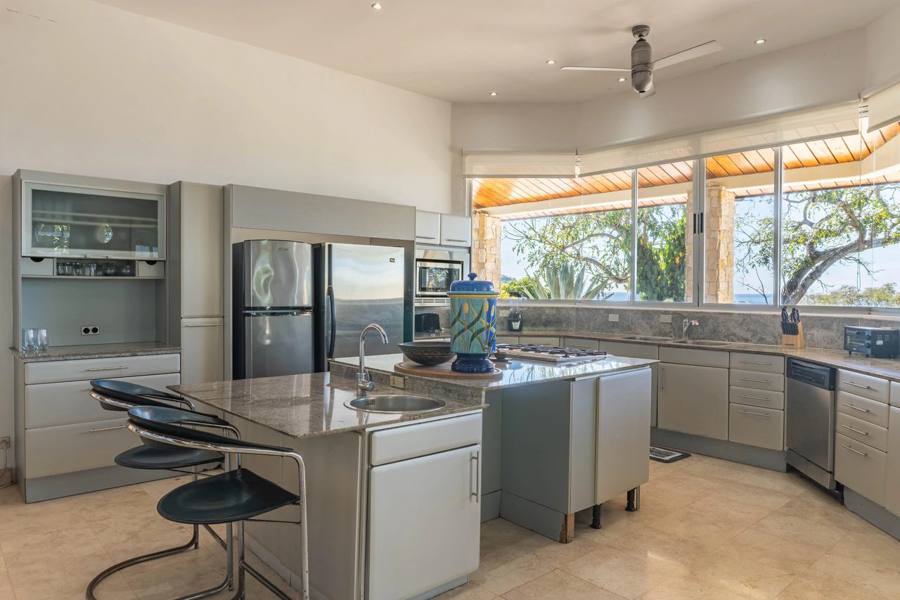 Vista Bahia Estate - Exceptional Luxury Opportunity - Gallery image 10