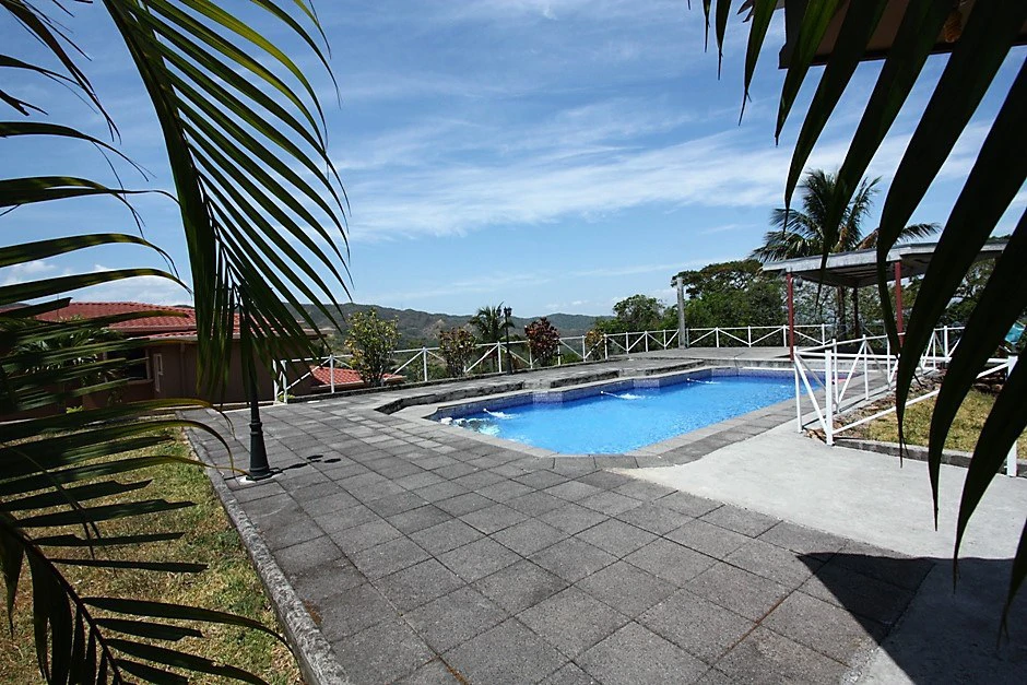Family-Focused Complex with Four Residences - Gallery image 14