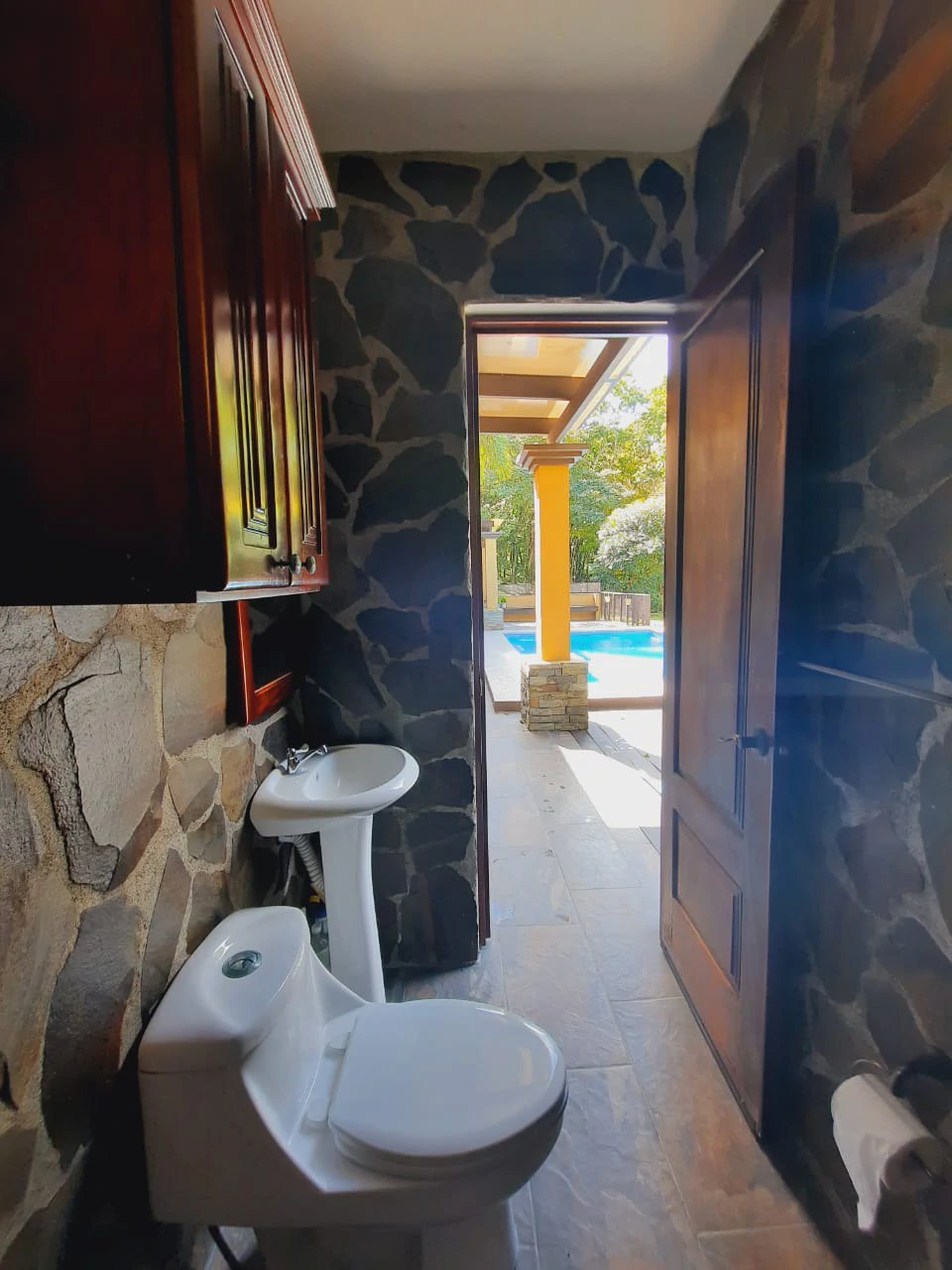 LA TOSCANA - Mediterranean Style Luxury Home on Lake Front Property. - Gallery image 37