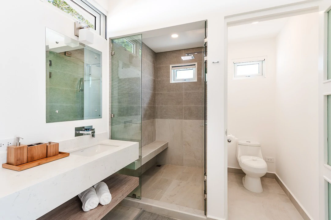 The Enclave: Ultra-Modern 3 Bedroom Villa Located Minutes From the Beach! - Gallery image 15