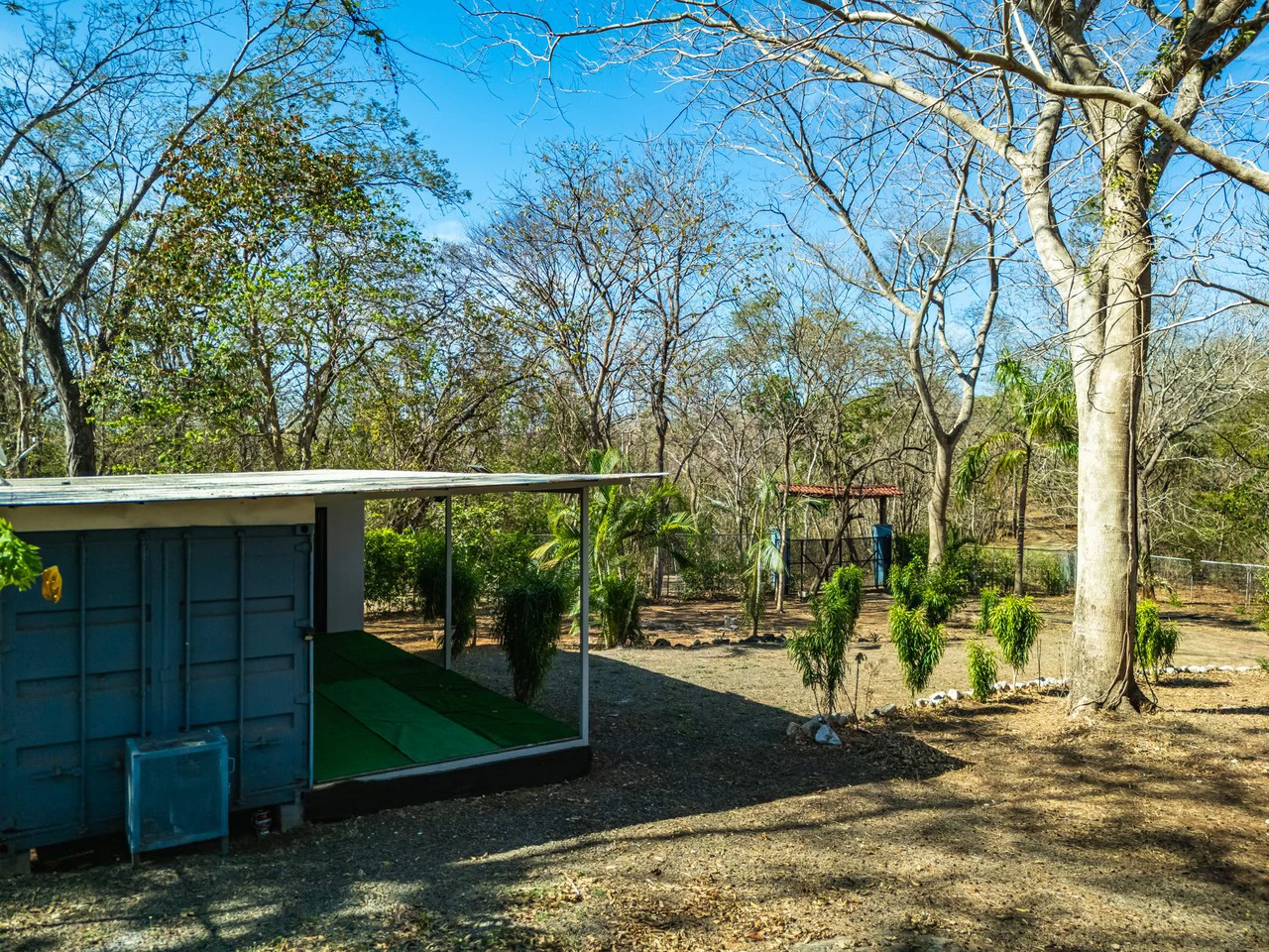 Casa Jungle: Jungle Lot with Container Home 10 min from the beach - Gallery image 3