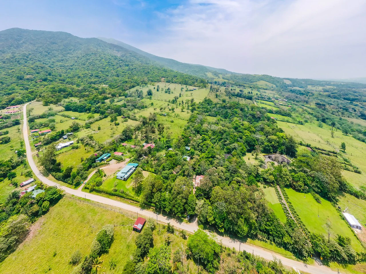 Casitas Tenorio B&B: Turnkey Eco-Lodge in Bijagua: Profitable Business, Sustainable Luxury, and Breathtaking Nature - Gallery image 2