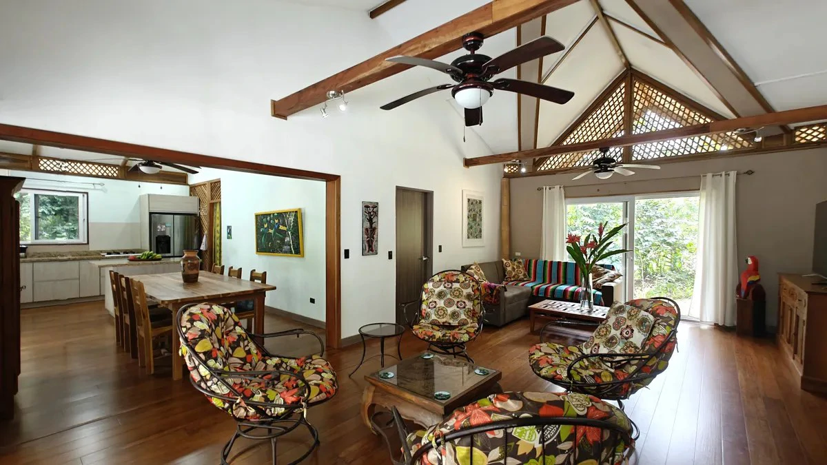 ID 1055: Elevated Jungle Residence on Expansive Riverfront Jungle Land - Gallery image 7