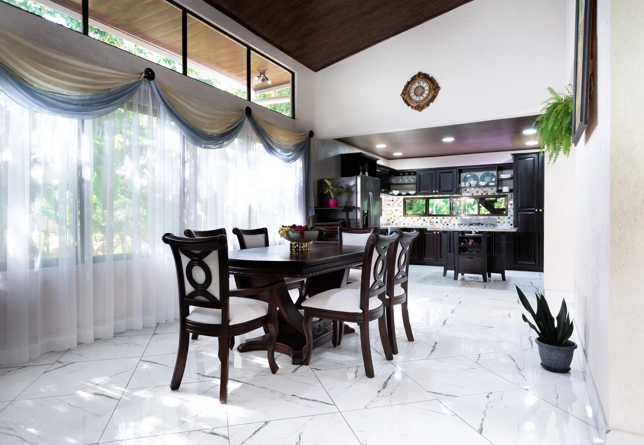 BRAND NEW 3-bedroom home, 5 minutes to Dominical Beach. - Gallery image 12