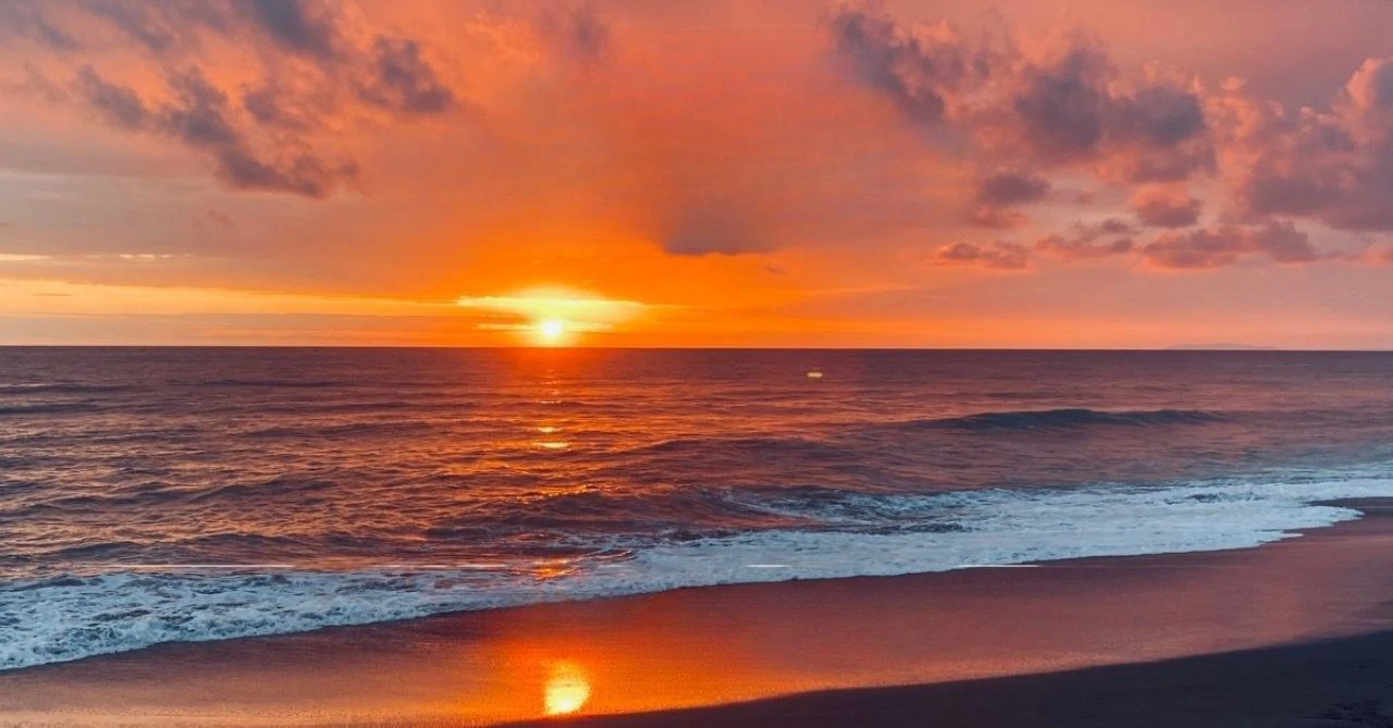 Playa Hermosa Oceanfront Lot 30: Amazing beach front lots for sale in Playa Hermosa in one of the most luxurious and private beach communities in Costa Rica! - Gallery image 3