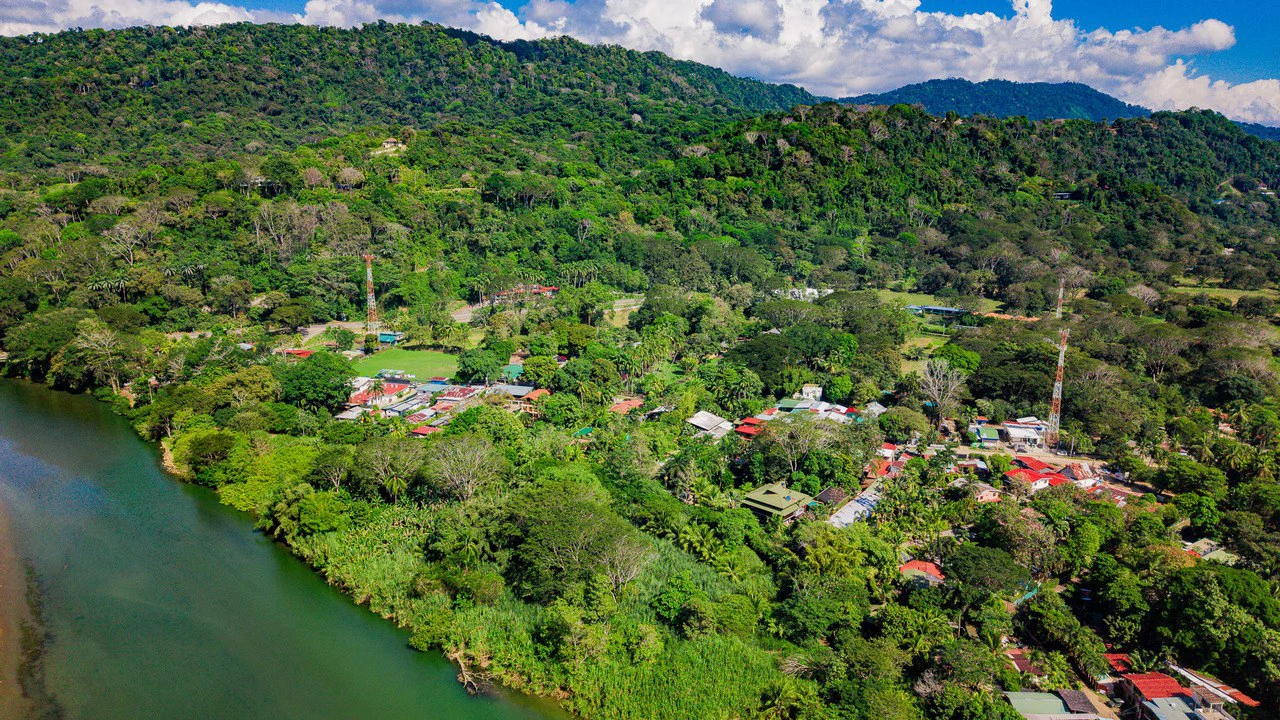 Prime Commercial Plaza for Sale in Playa Dominical - Gallery image 28