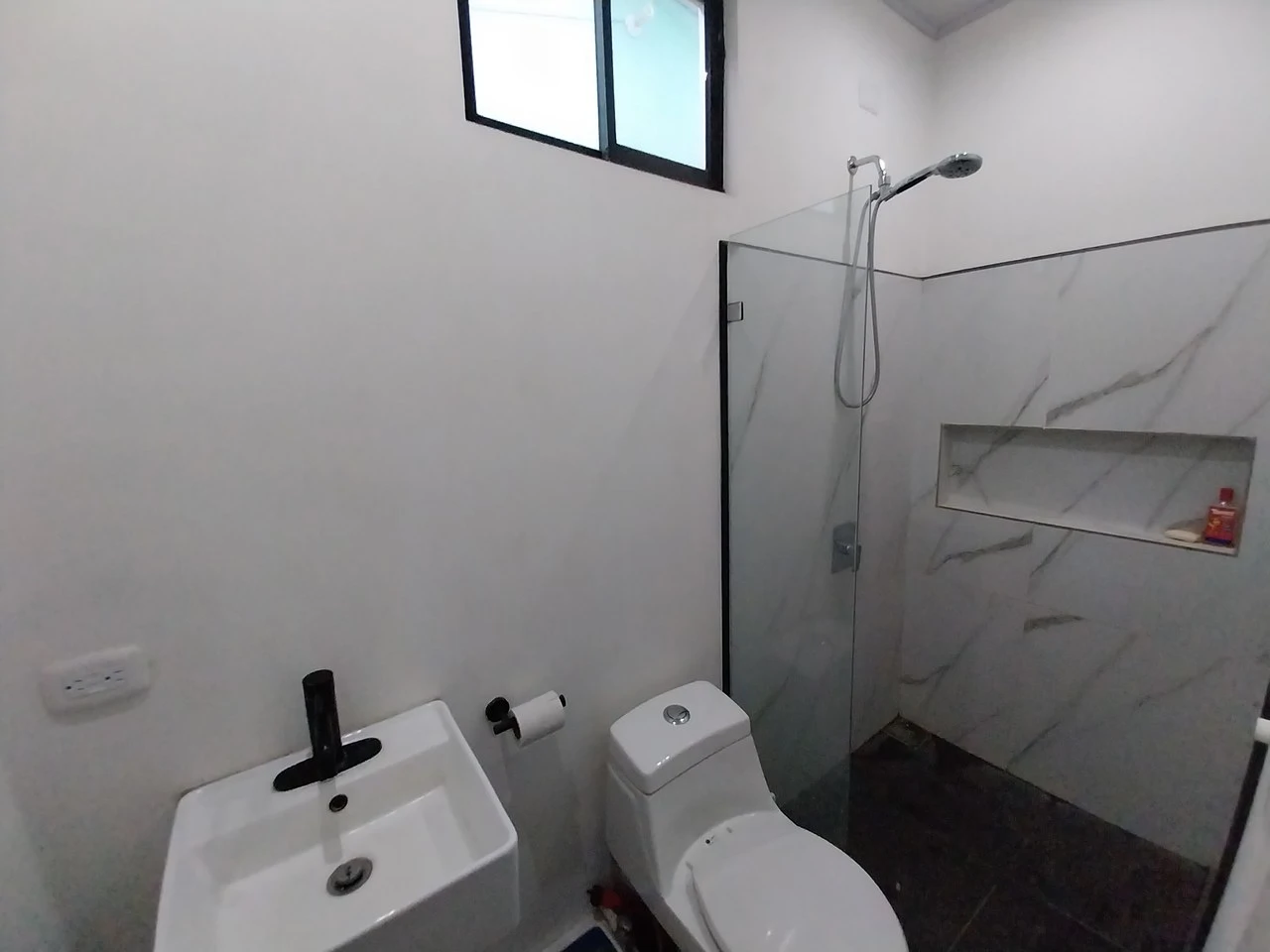 C168: House For Sale in Liberia - Gallery image 8