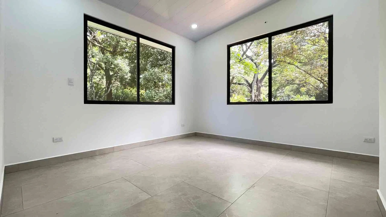 New Home for Sale in Atenas, Costa Rica with Private Pool and Tropical Surroundings - Gallery image 15