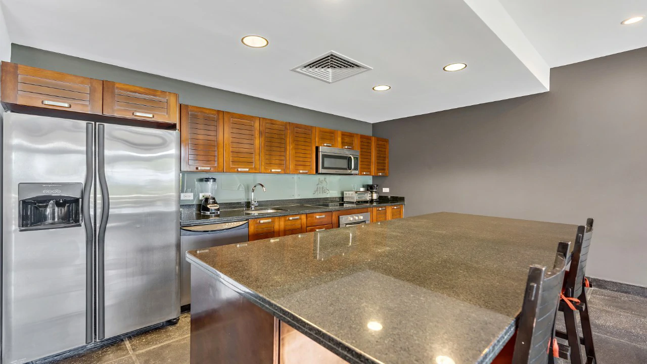 Panoramic Condos 27B: Live in the number one luxury development with private beach in the national reserve of Manuel Antonio - Gallery image 10