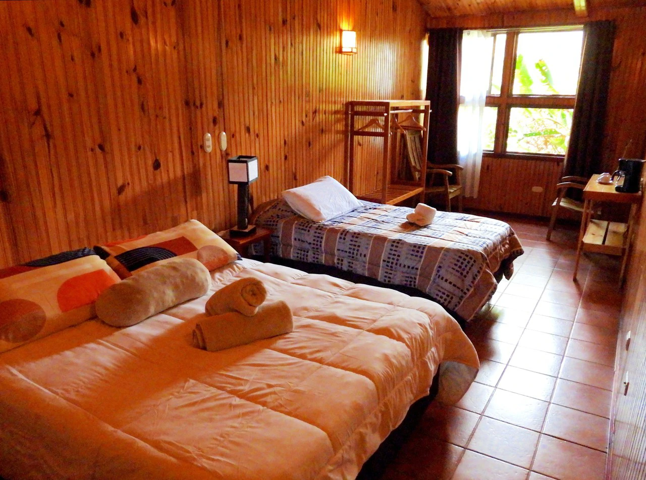 Unique Hotel in Monteverde. Cerro Plano.: Established 11-Room Hotel with Apartments in Monteverde – Prime Location & Proven Track Record - Gallery image 5