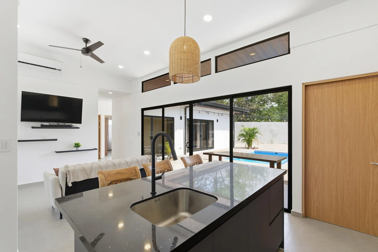 Villa Shalom: Your peaceful, private retreat designed for the investors who want it all without overpaying - Gallery image 6