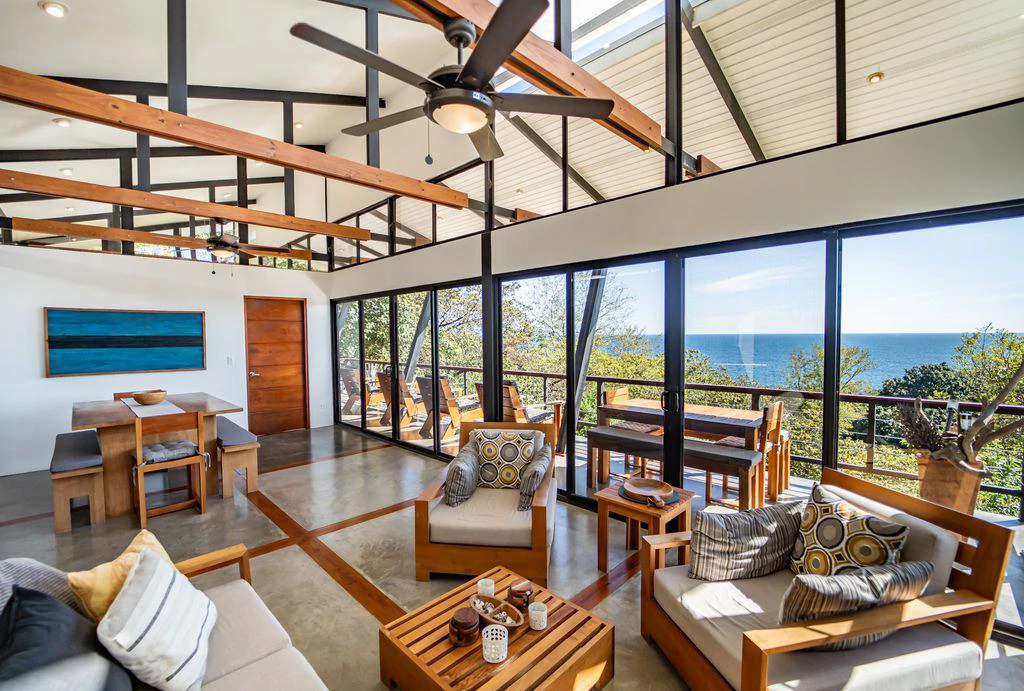 Casa Que Pasa: Exquisite Contemporary Hillside Home in a 1.6-acre Property Overlooking The Pacific Ocean - Enjoy Coastal Living in a Prime Location