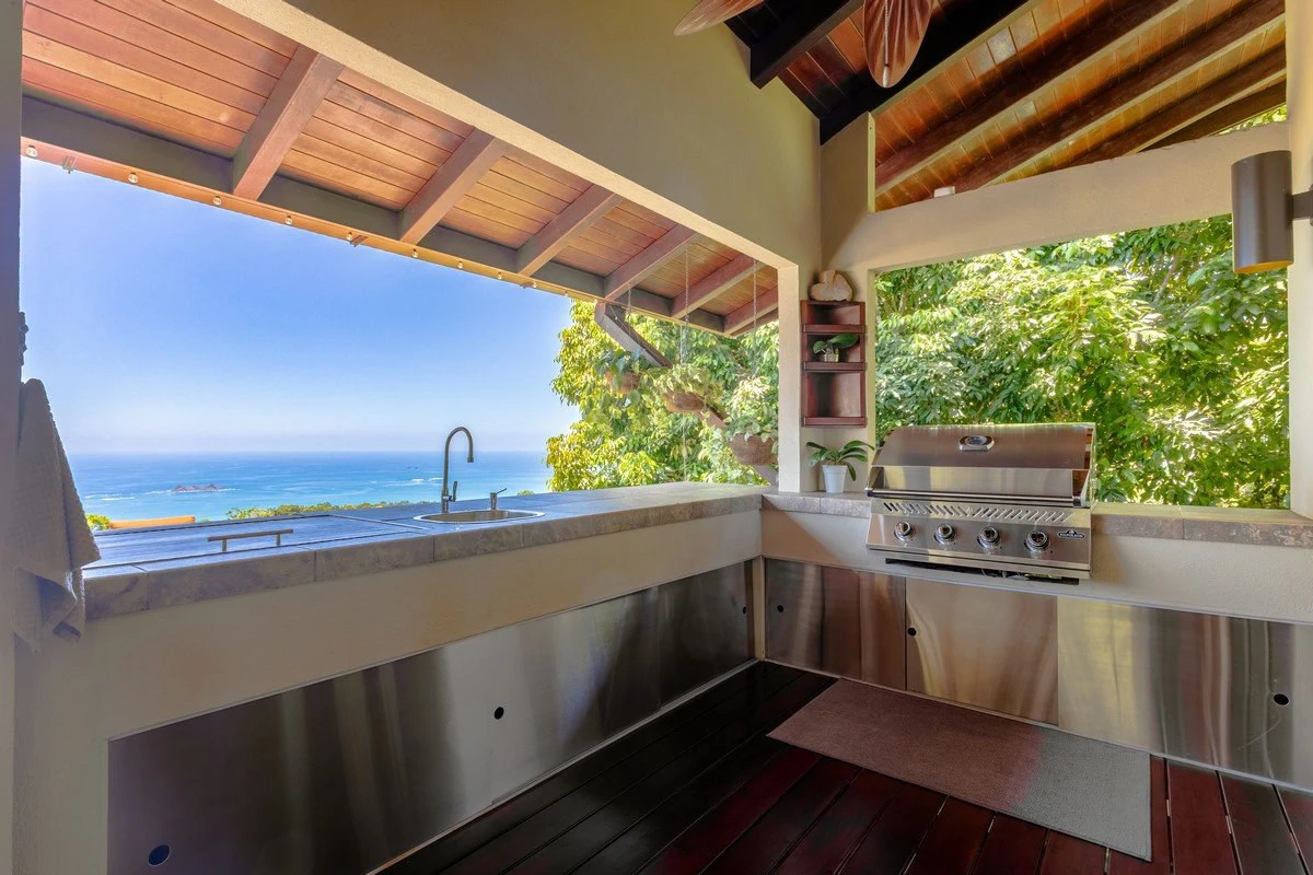 4.6 ACRES – 4 Bedroom Ultra-Private Oceanview Luxury Estate Surrounded by Rainforest!!! - Gallery image 32