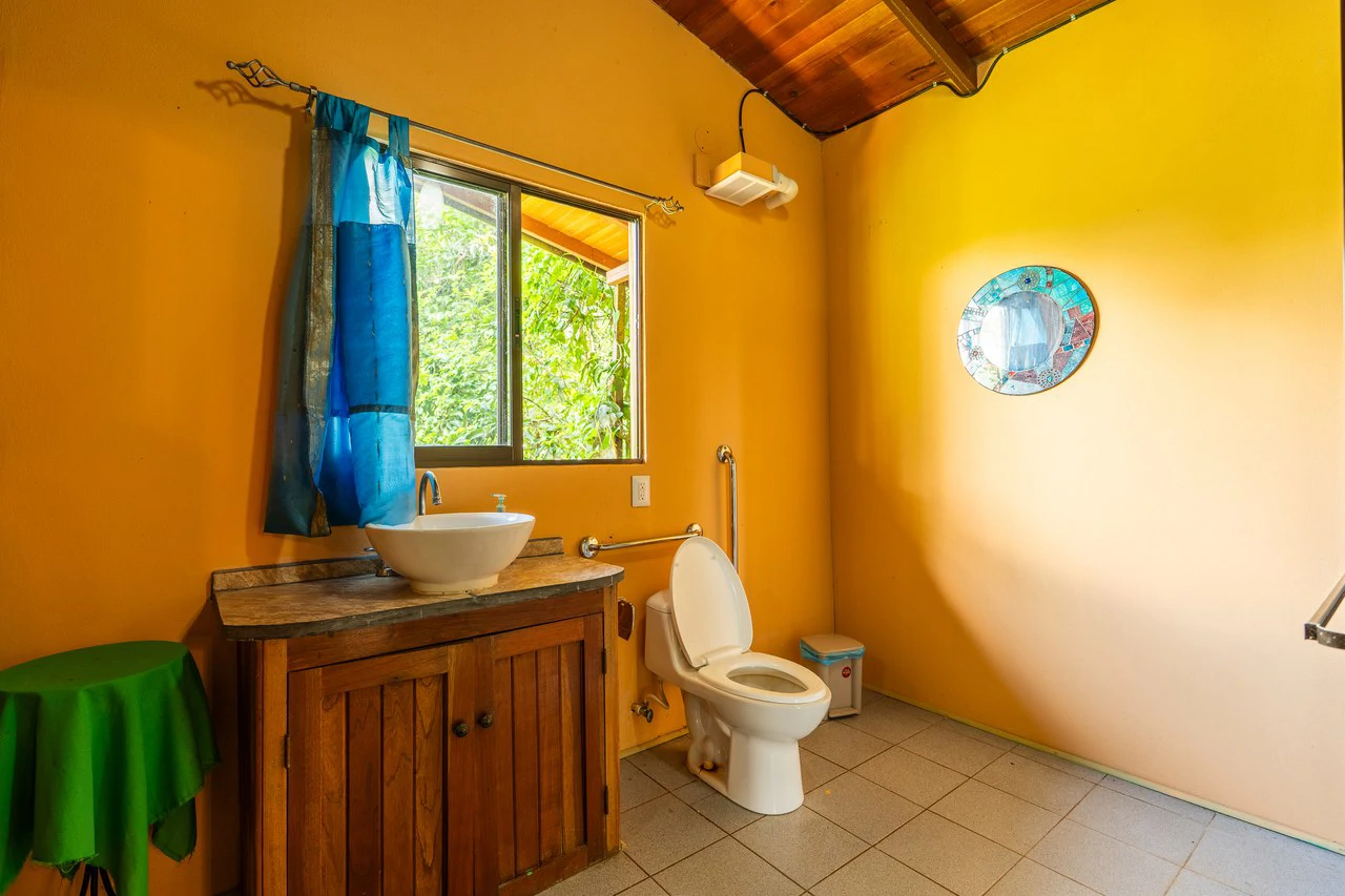 Prime 7.8 Acre Commercial Property with Restaurant for Sale in Costa Rica - Gallery image 28