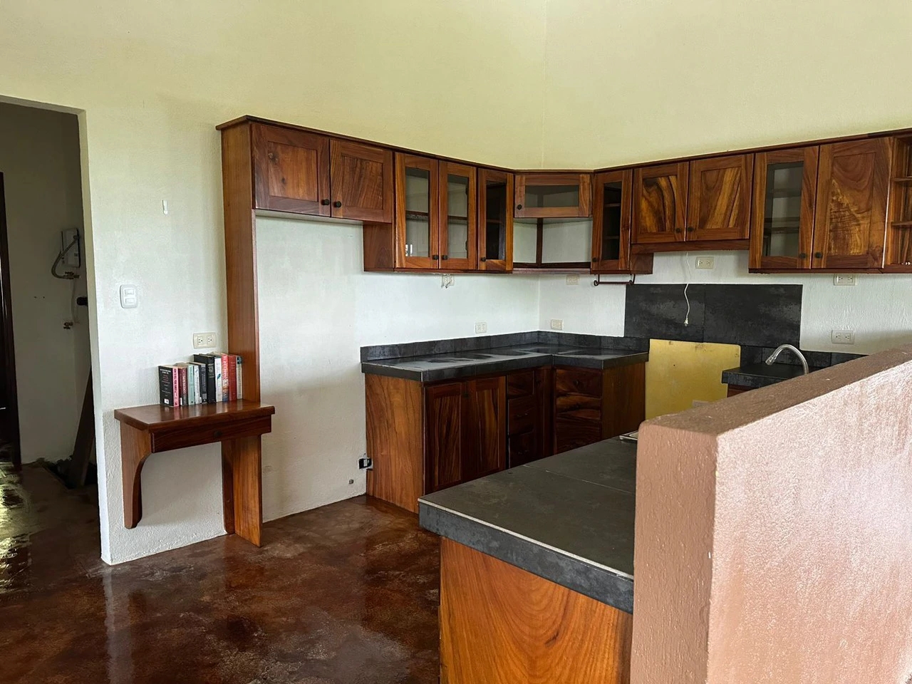 OFF THE BEATEN PATH ! Octagon home hidden in a 25 acres jungle - Gallery image 8
