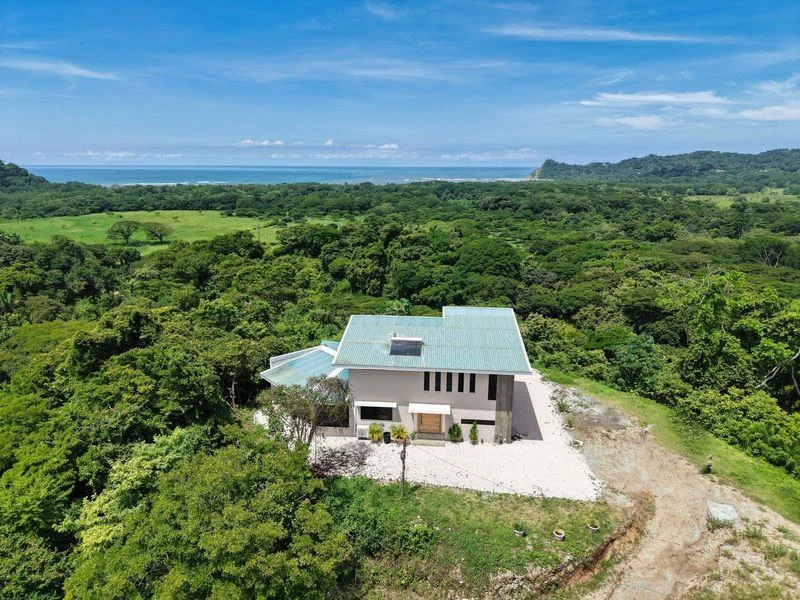 Villa Buena Vista y Lote Linda Vista: Exceptional 2.8-Acre Estate with Luxury 4-Bedroom Home, Panoramic Views, and Expansion Lot, Just Minutes from Samara - Gallery image 2