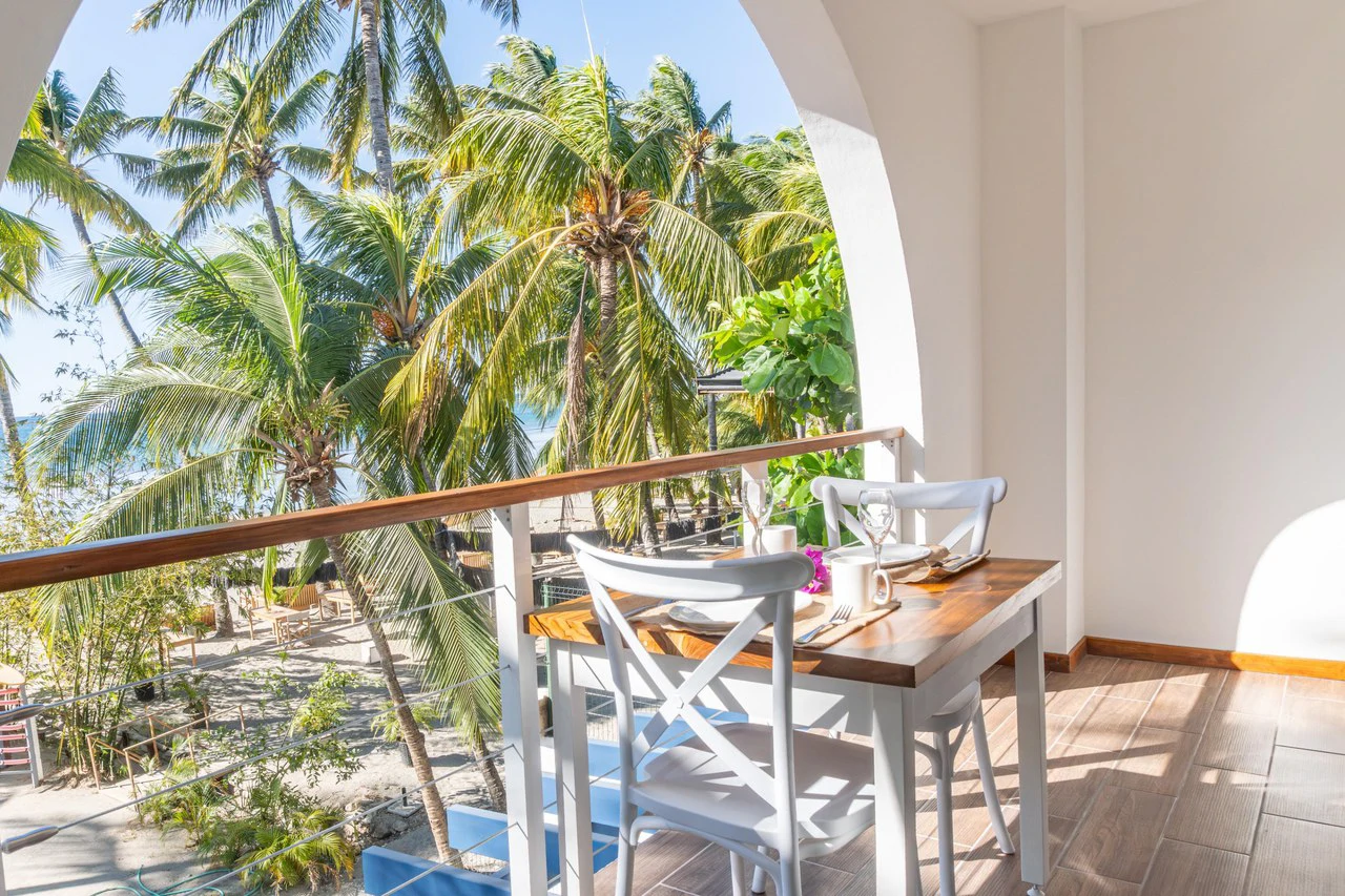 Beachfront Luxury Mixed Use Multi-Unit Residence - photo 11