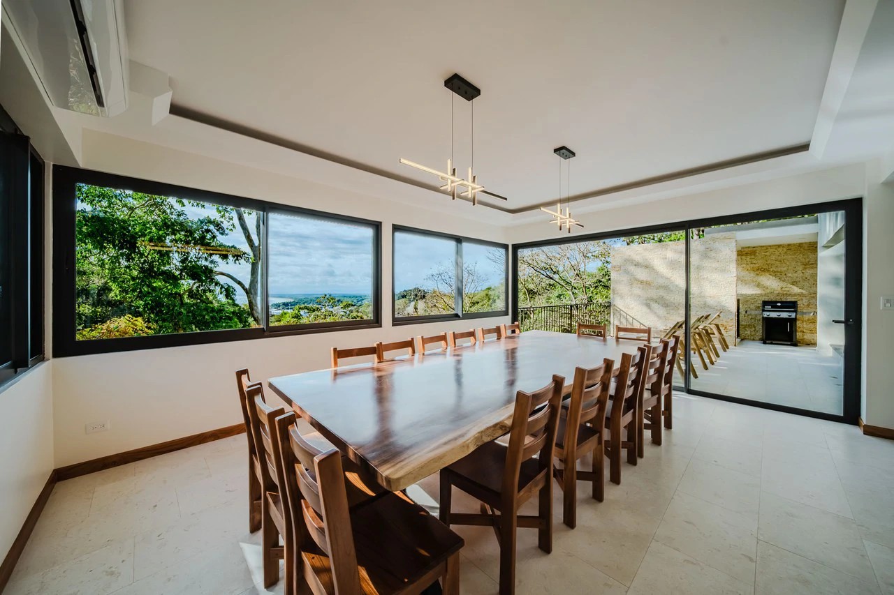 Exceptional Ocean & Jungle-View Estate in a Prestigious Gated Community near Marina Pez Vela - Gallery image 21