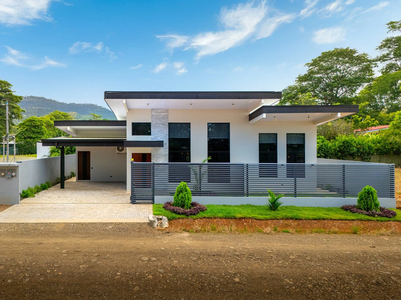 River Bend Estates, 3 Bedroom Masterpiece.: House For Sale in Uvita