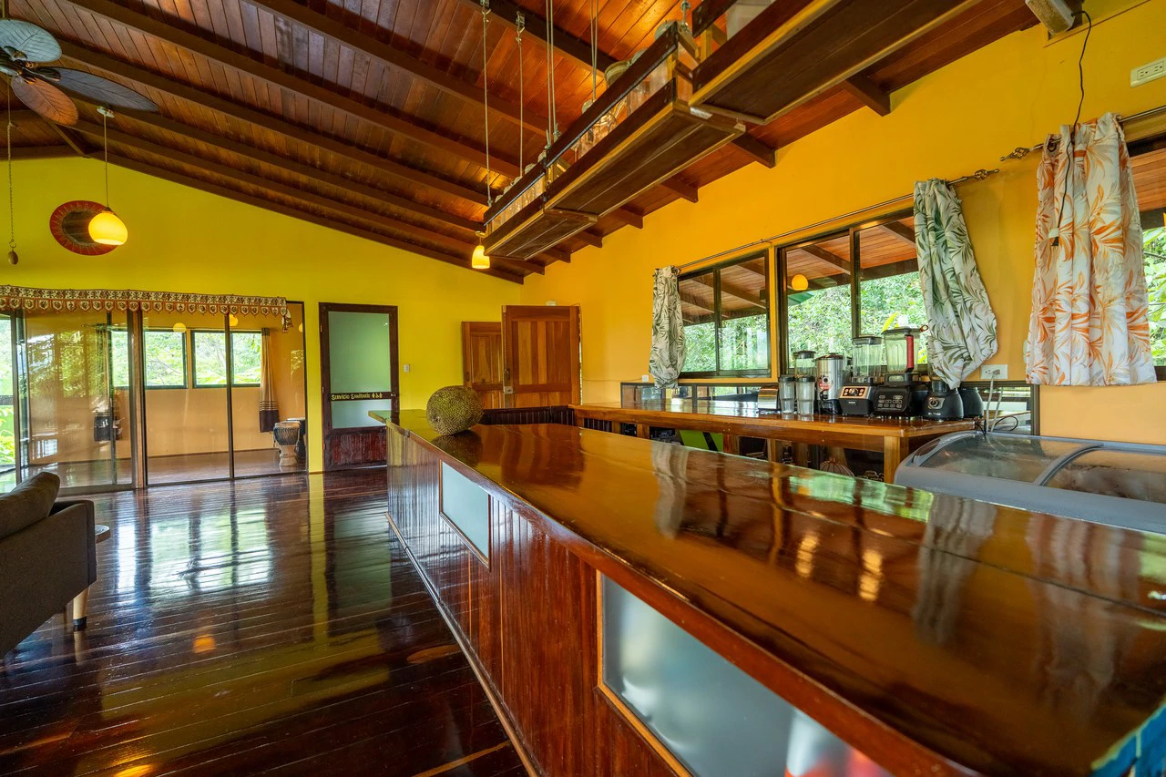 Prime 7.8 Acre Commercial Property with Restaurant for Sale in Costa Rica - Gallery image 21