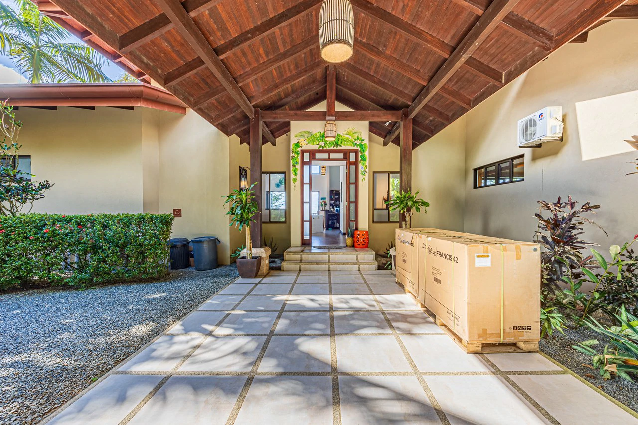 Luxurious Coastal Retreat with Ocean Views in Uvita, Costa Rica - Gallery image 32