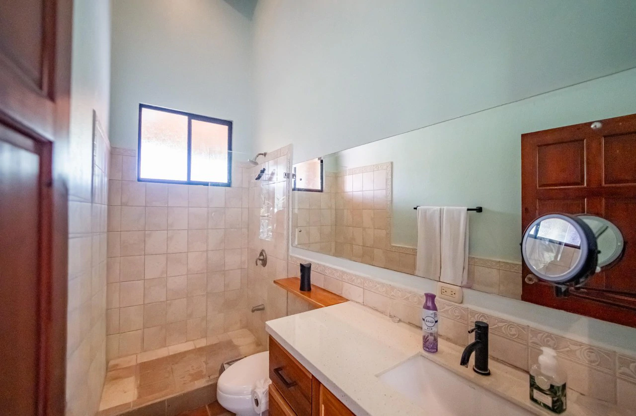 Private 3-Bedroom Home on a Double Lot Minutes from Sámara Beach - photo 15
