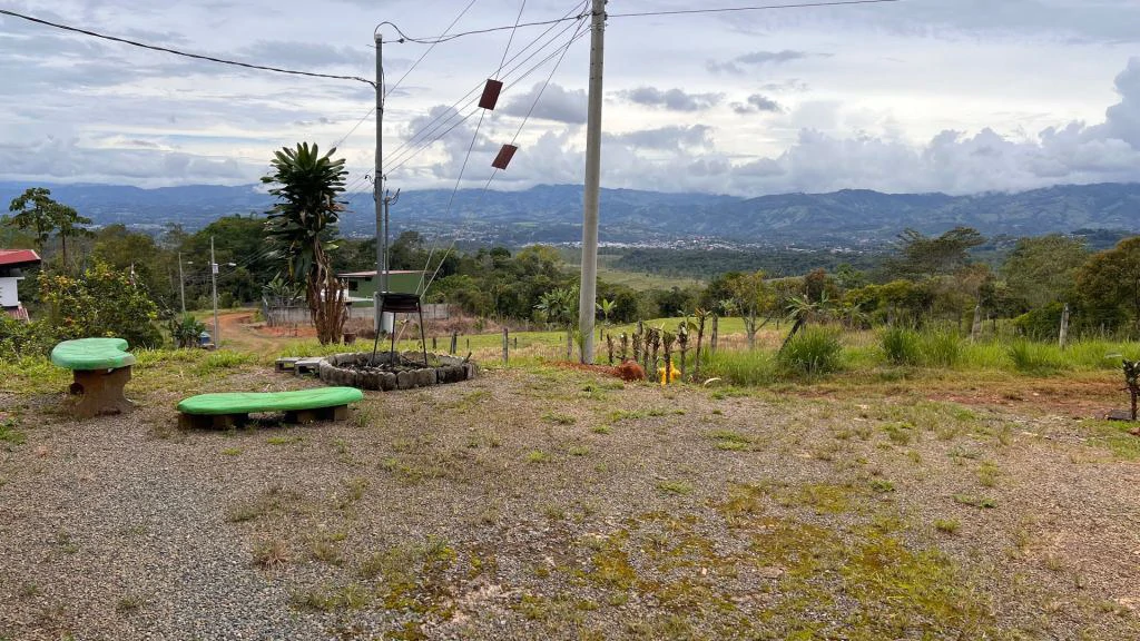 Mountain and Countryside Townhouse For Sale in Santa Elena - photo 7