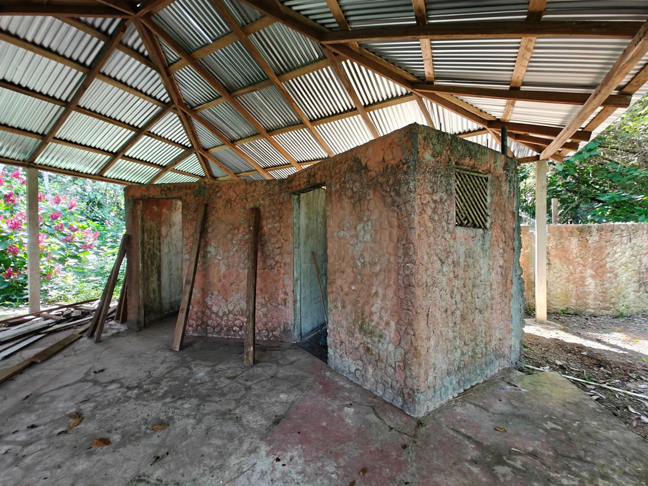 61,618m² of Land near Cahuita: With Existing Infrastructure and Ocean View - Gallery image 12