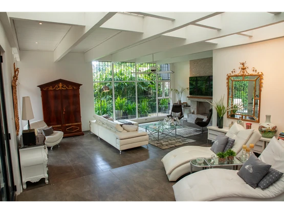 Luxury Home Oasis in Escazú