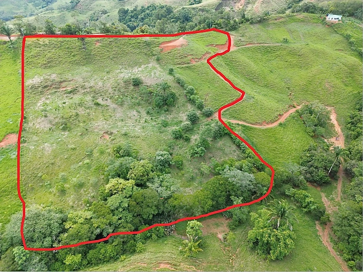 8.77 ACRES – Private Land Just 20 Min to Dominical, Beautiful Mountain Views, Legal Water, Electricity, Public Road, Private Setting, Ready to Build!!!! - Gallery image 2