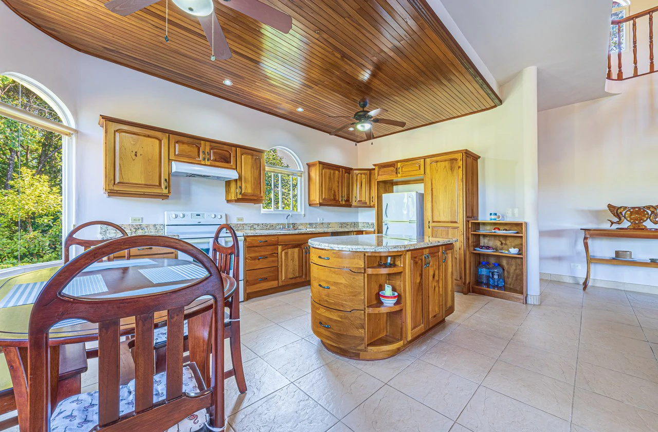 Elegant 3 Bedroom + Office Jungle Home in Puesta Del Sol, Ojochal - Gallery image 26