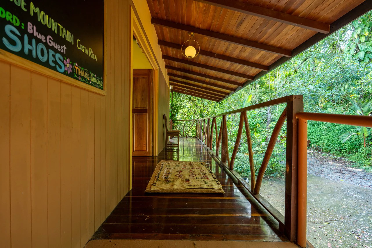 Prime 7.8 Acre Commercial Property with Restaurant for Sale in Costa Rica - Gallery image 10