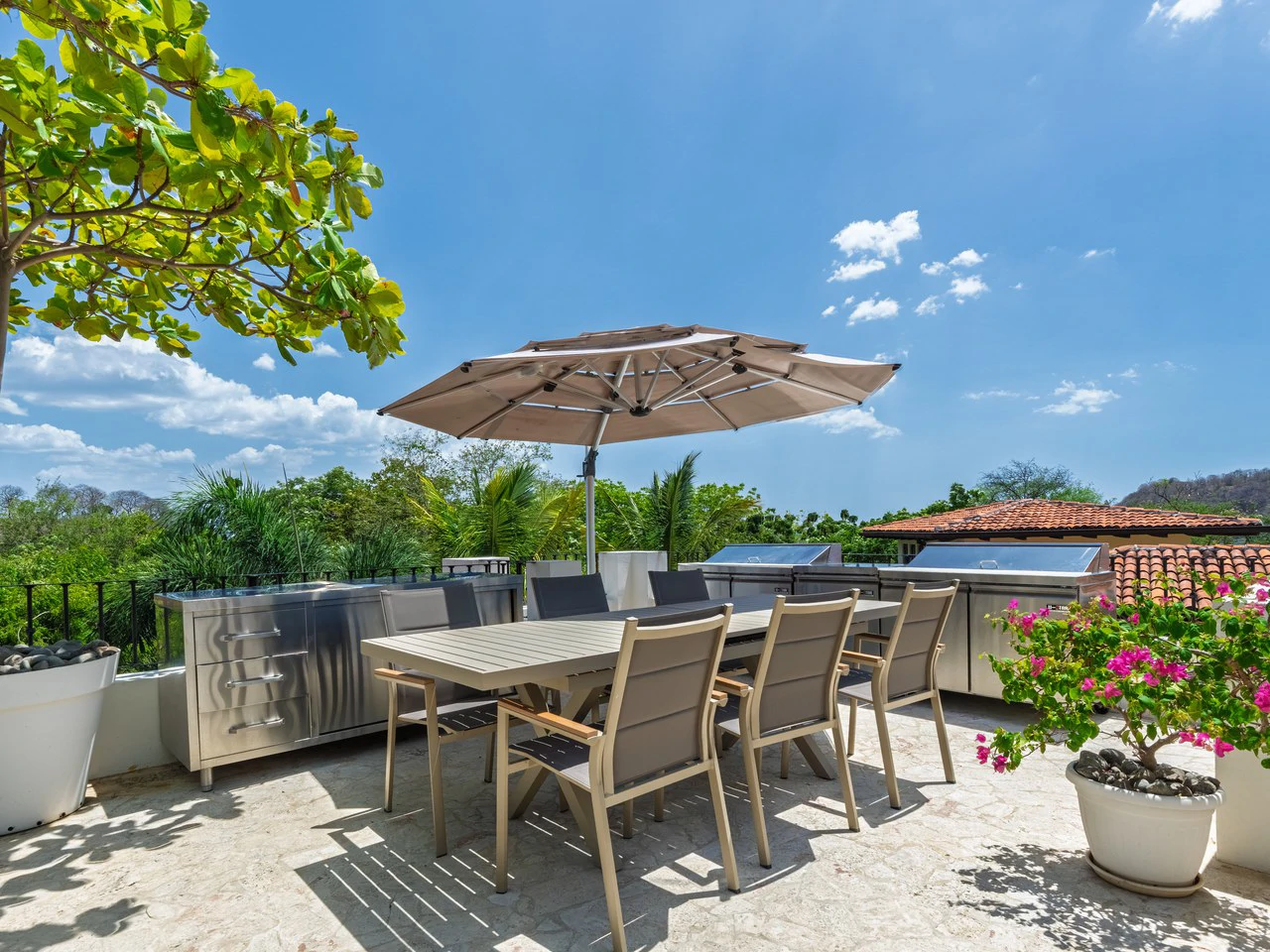 25 Paseo Del Mar: Best-Priced Beachfront Home in Las Catalinas - Gallery image 47