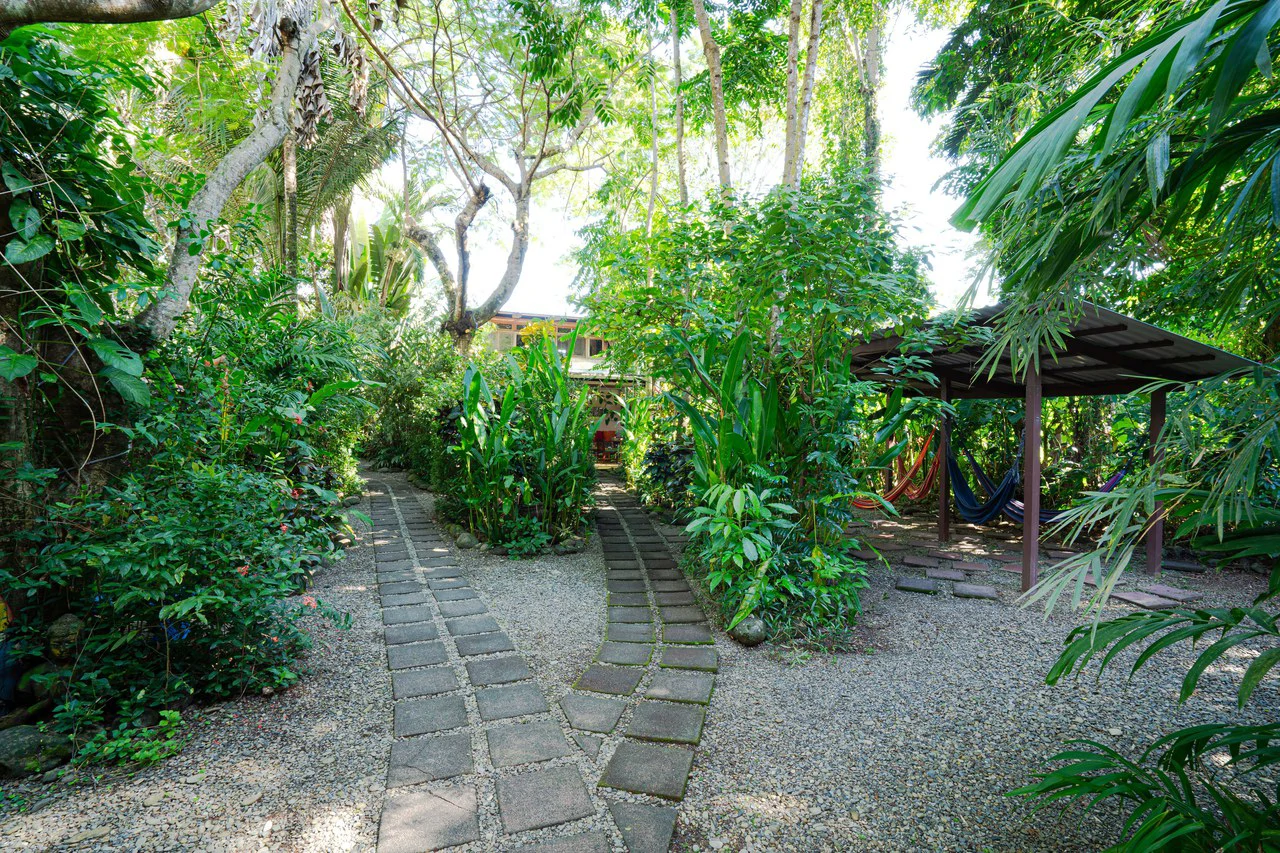 Steps to the beach 14 bedroom Dominical Hotel - Gallery image 25