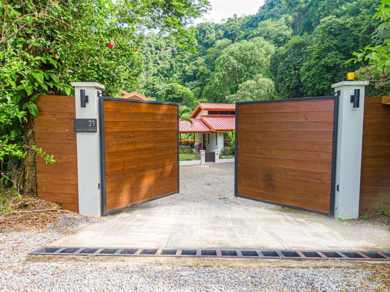 Luxury Waterfall-View Home with Guest House near Dominical, Costa Rica: Mountain House For Sale in Dominical - Gallery image 3