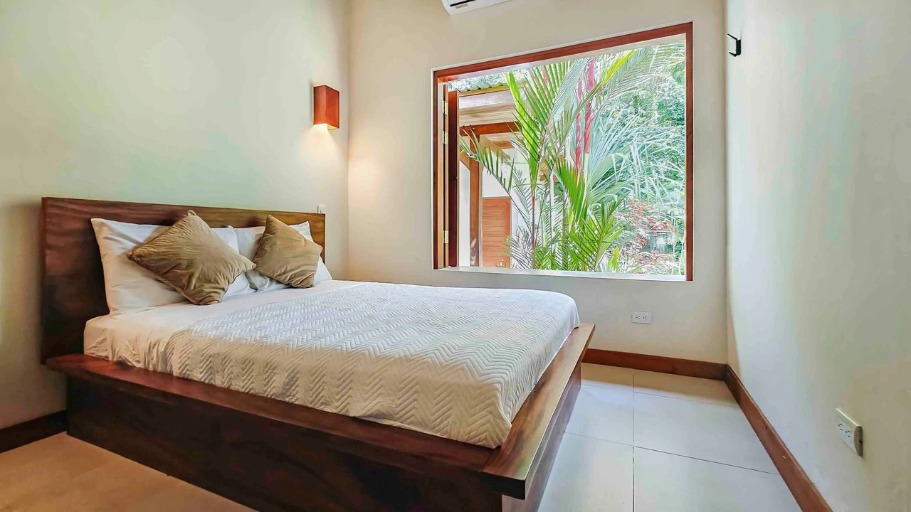 ID 498 - 3 Bd/3Ba w/Pool on 21,000m2 Lot, Punta Uva: Hilltop Estate with Expansive Outdoor Living, Infinity Pool, and Solar Power on 2.1 Hectares of Titled Land - Gallery image 17