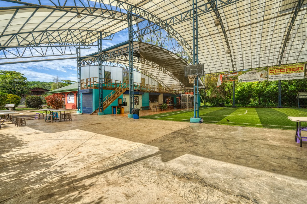 THRIVING SPORTS AND COMMERCIAL BUSINESS WITH OWNER FINANCING OPTION: Rincon Uvita - Gallery image 2