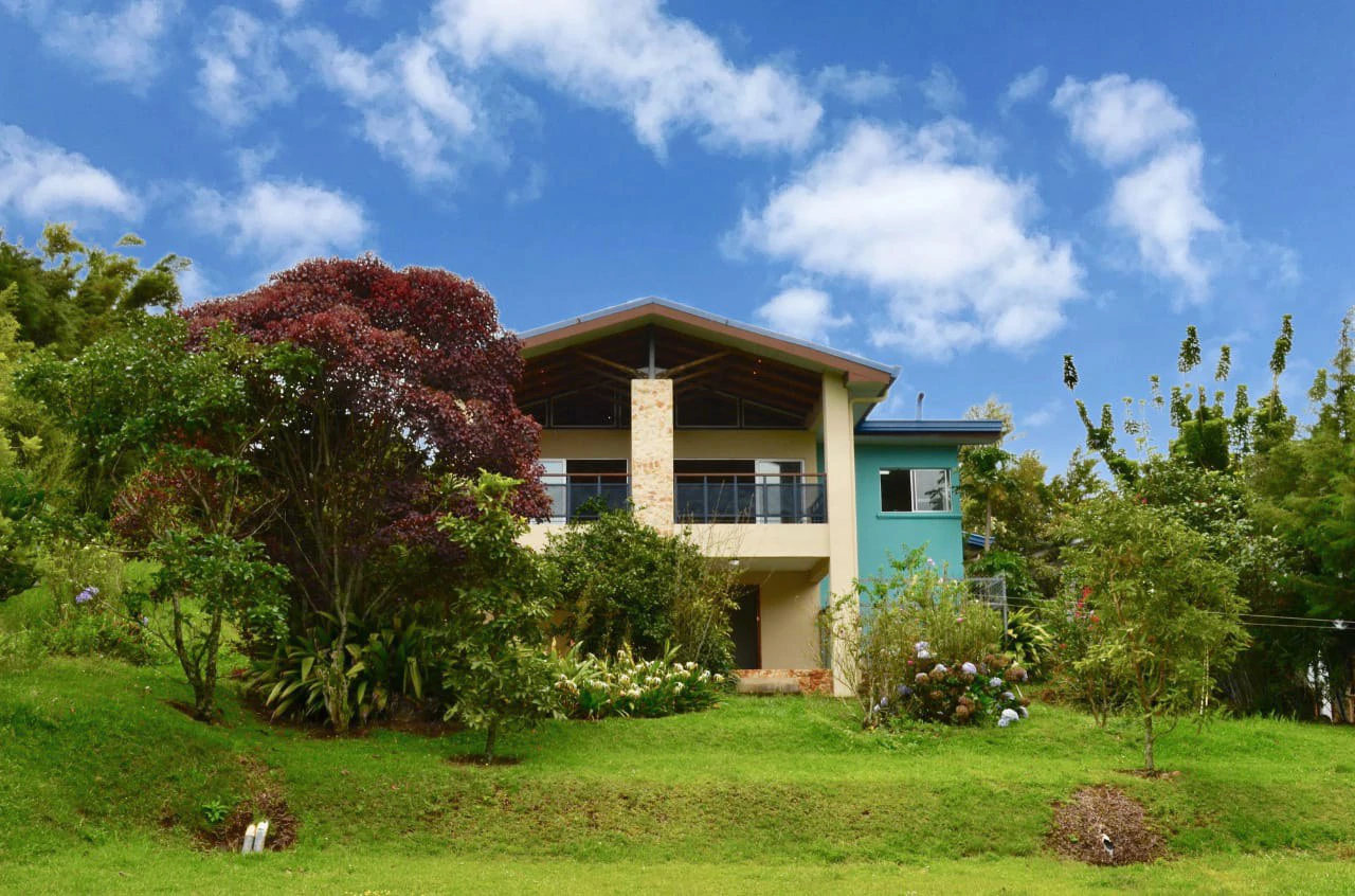 Mountain modern house in San Isidro, Costa Rica - Gallery image 3